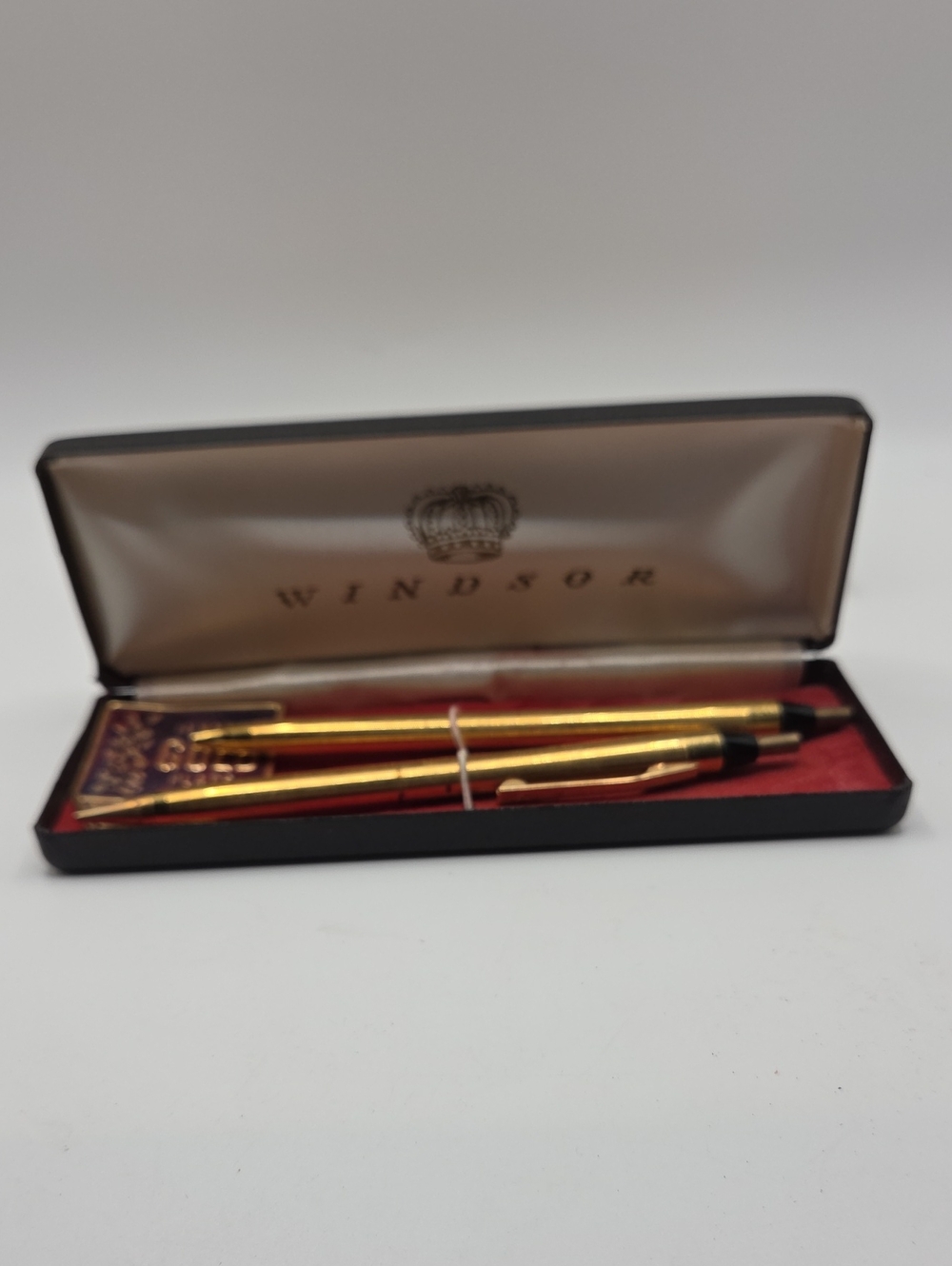 Windsor Gold Ballpoint Pen and Pencil Set  14 K GOLD PLATE- Gold. Vintage